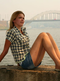 Heated babe shamelessly flashes upskirt outdoors and shows her sheer hose pictures at find-best-teens.com