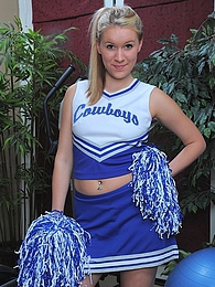 Cheerleader Kristi Kay drops pompoms and gets naked pictures at find-best-babes.com