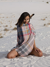 UhPorn presents: Alejandra Cobos White Sands 2